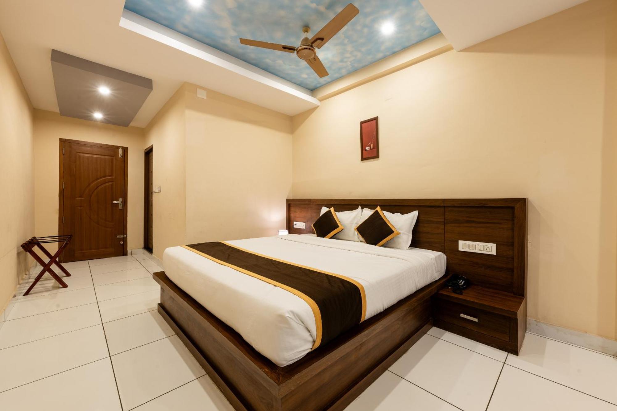Marza Inn Kalpetta Exterior photo